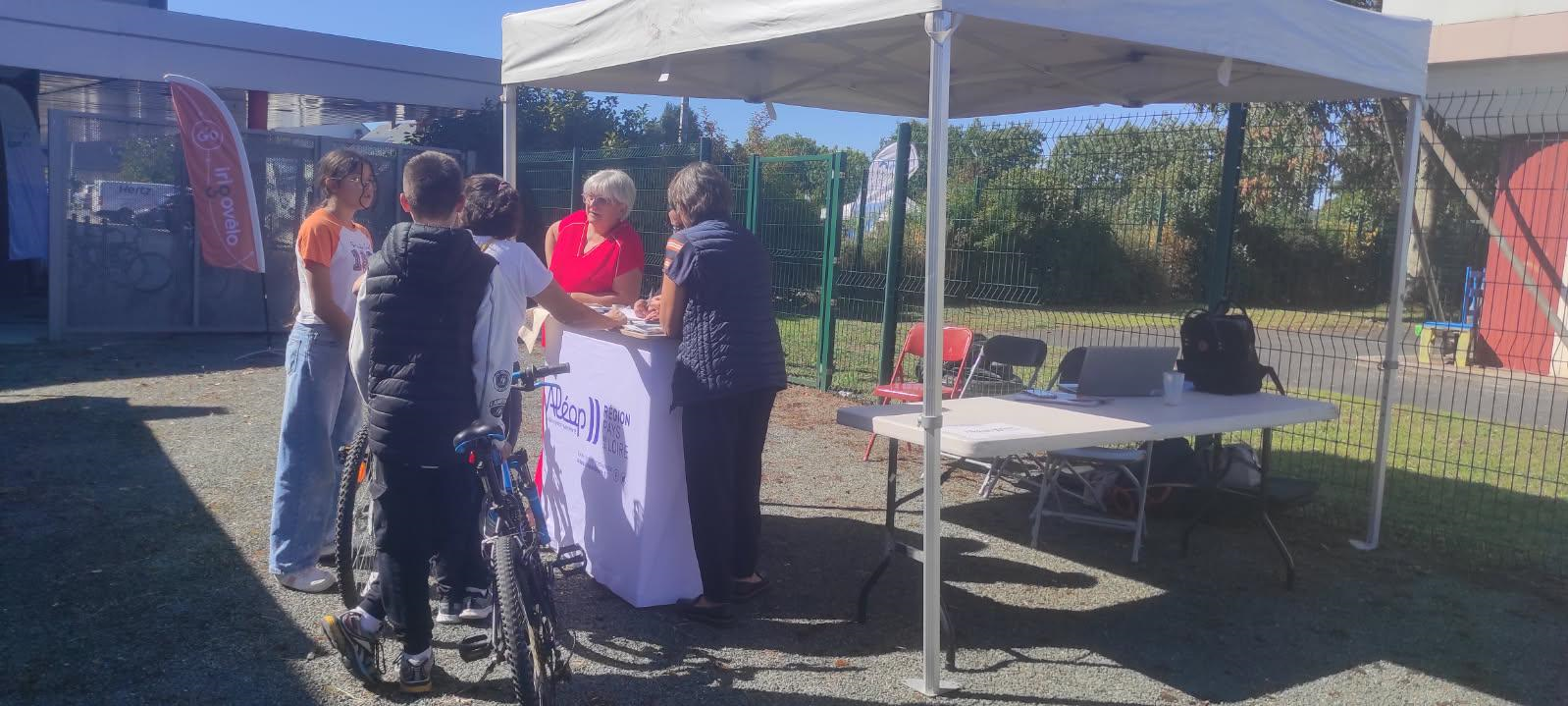 Stand Aléop au forum des Ponts-de-Cé